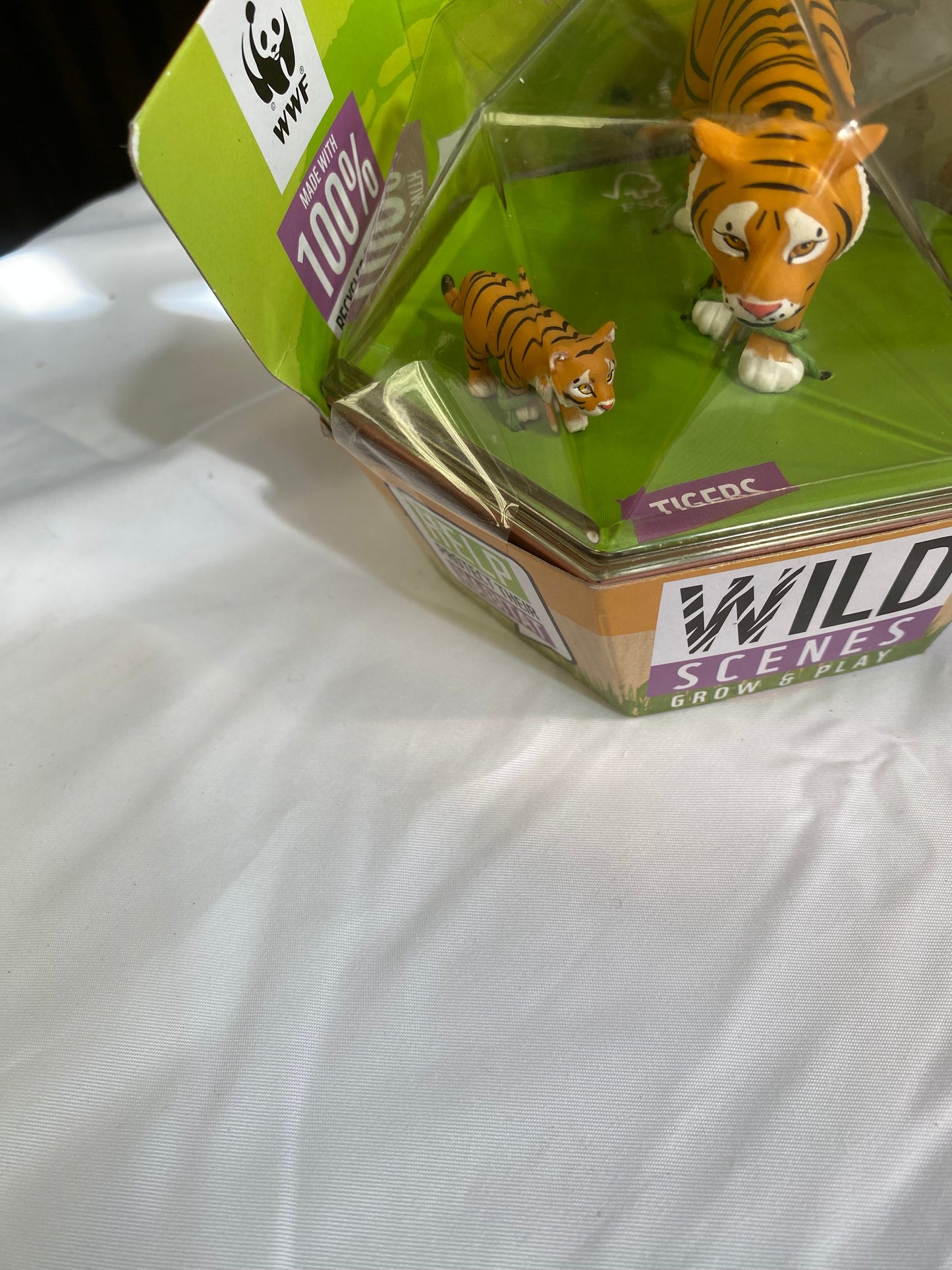 WWF Wild Scenes - Tigers' Hideout **Tatty Packaging**