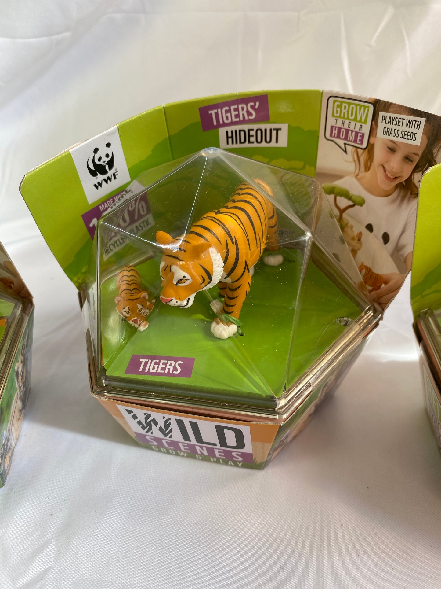 WWF Wild Scenes - Tigers' Hideout **Tatty Packaging**