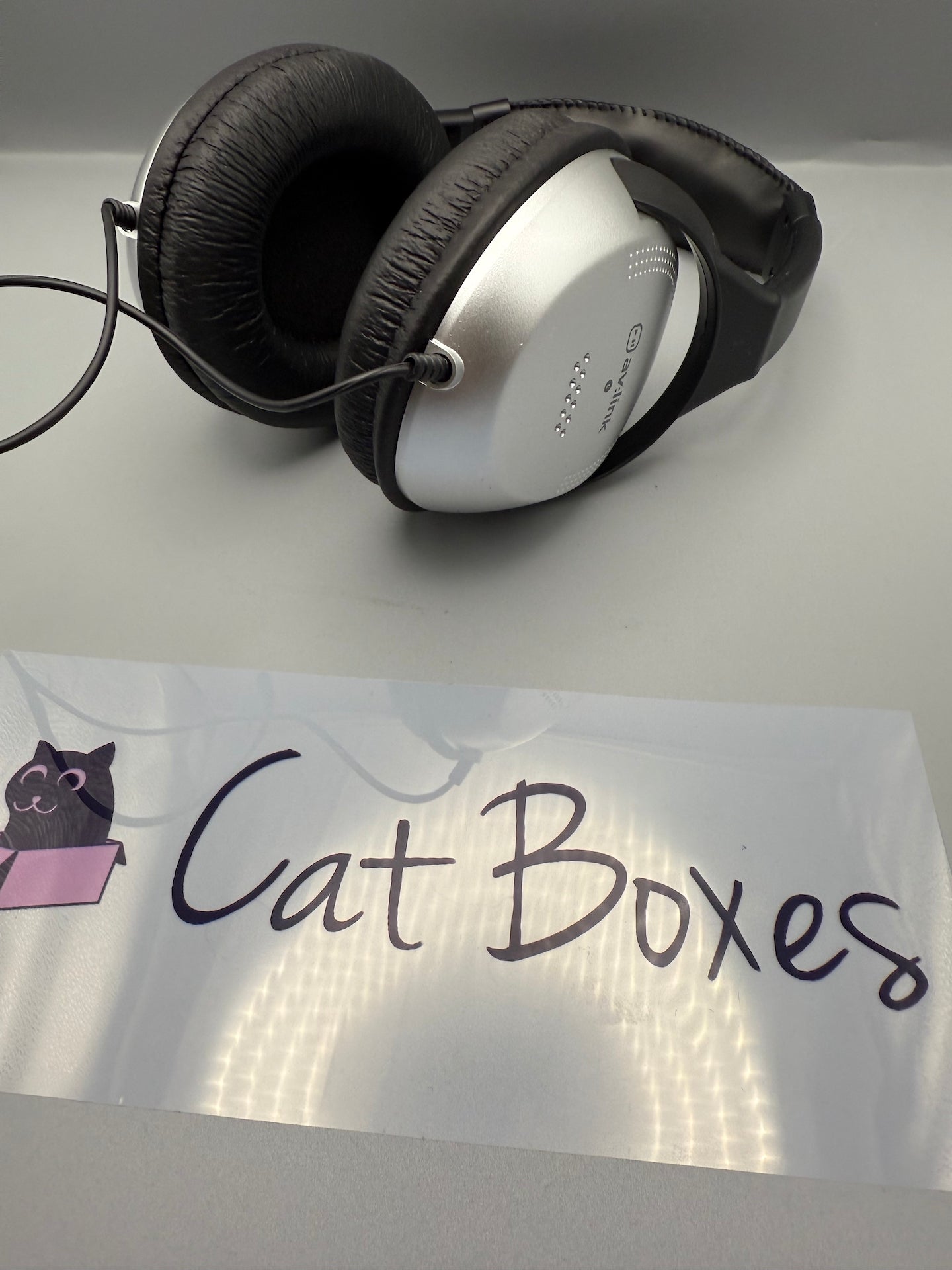 AV:Link | Full Sized Stereo Headphones with Volume Control