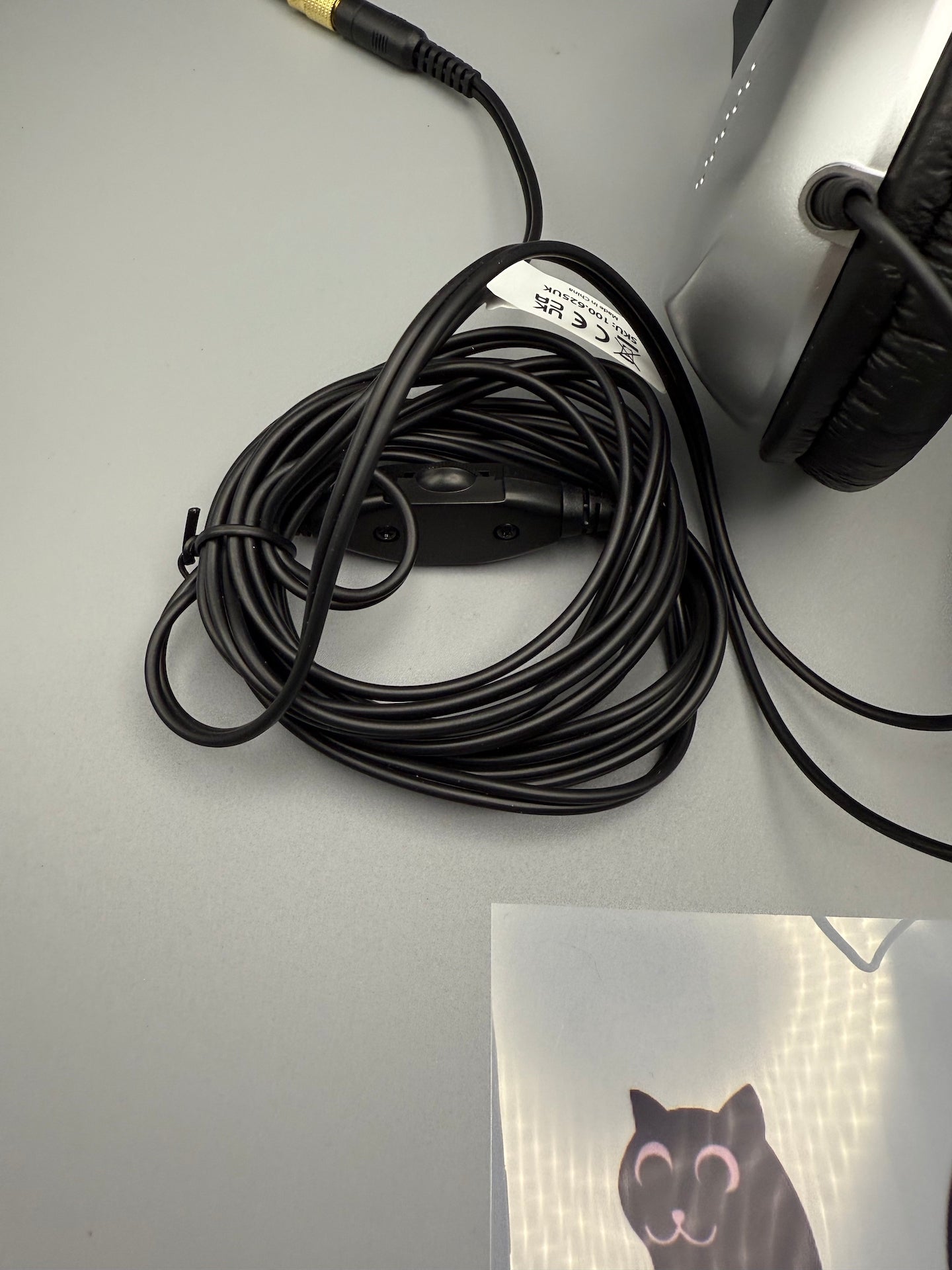 AV:Link | Full Sized Stereo Headphones with Volume Control