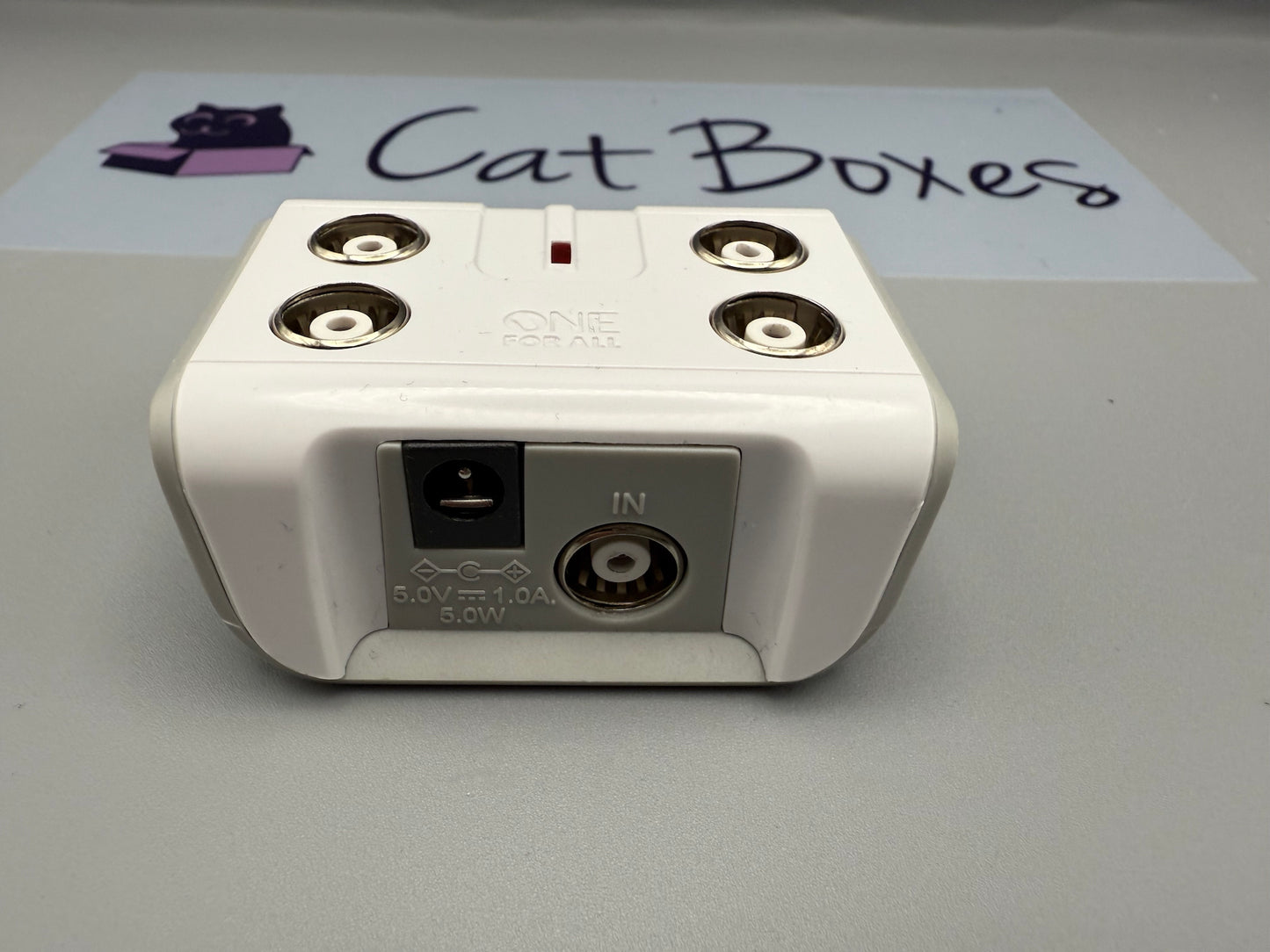 One For All Signal Booster/Splitter for TV - 4 Outputs (14x amplified) - white