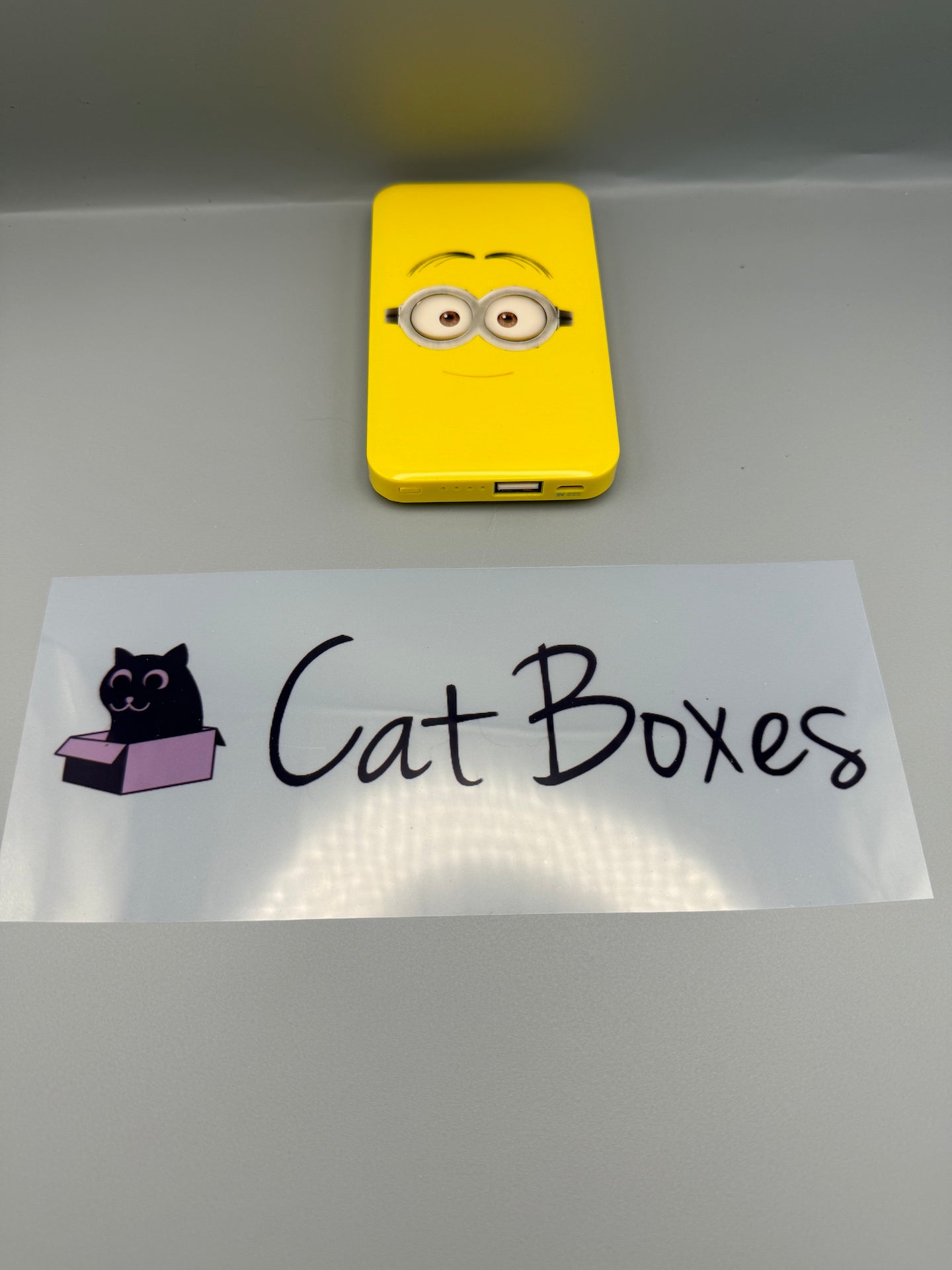 Lexibook, Despicable Me Minions, 4000 Mah Power Bank with suction cups