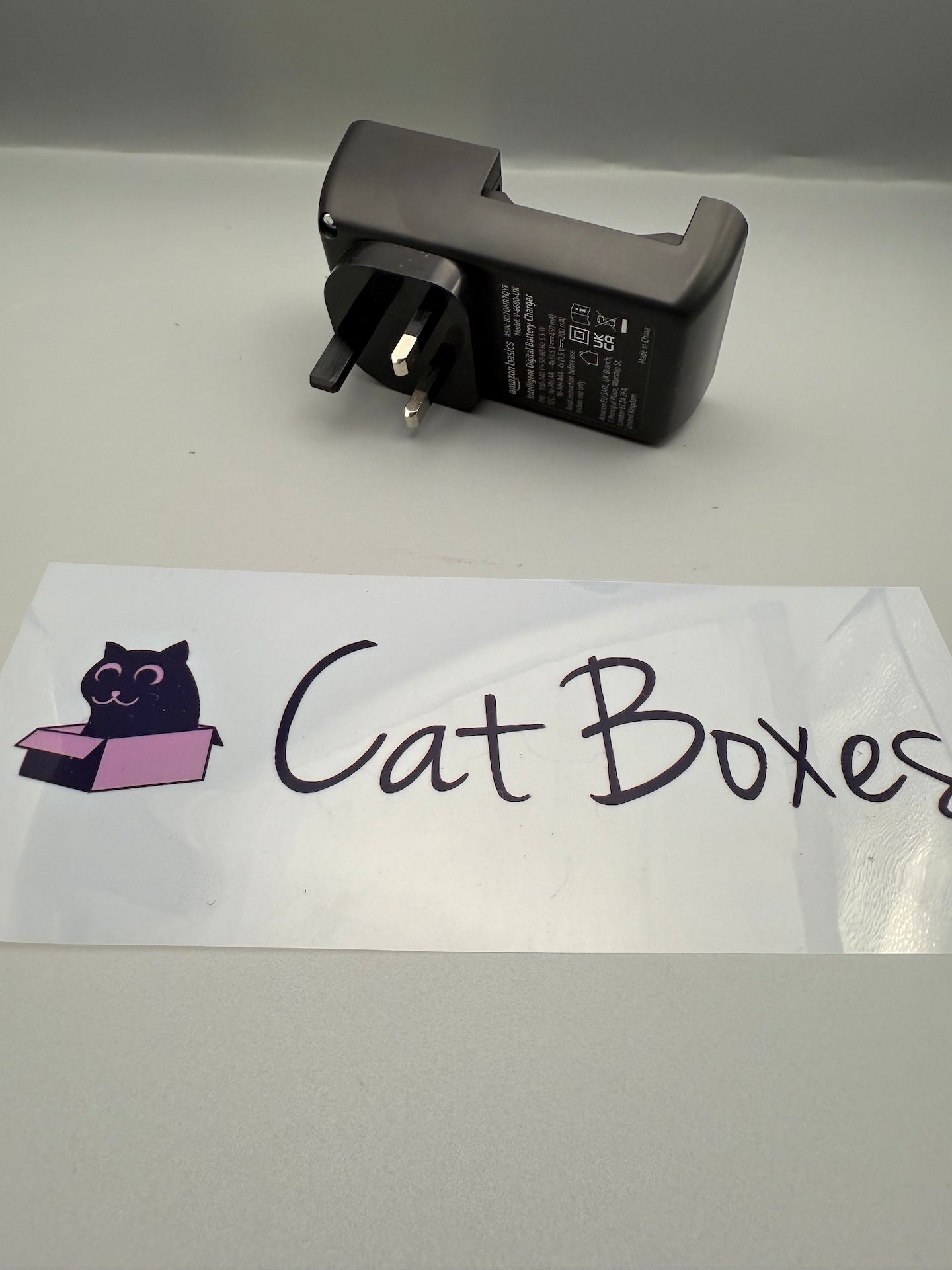 Amazon Basics Intelligent Digital Battery Charger for 4 AA, AAA, Black