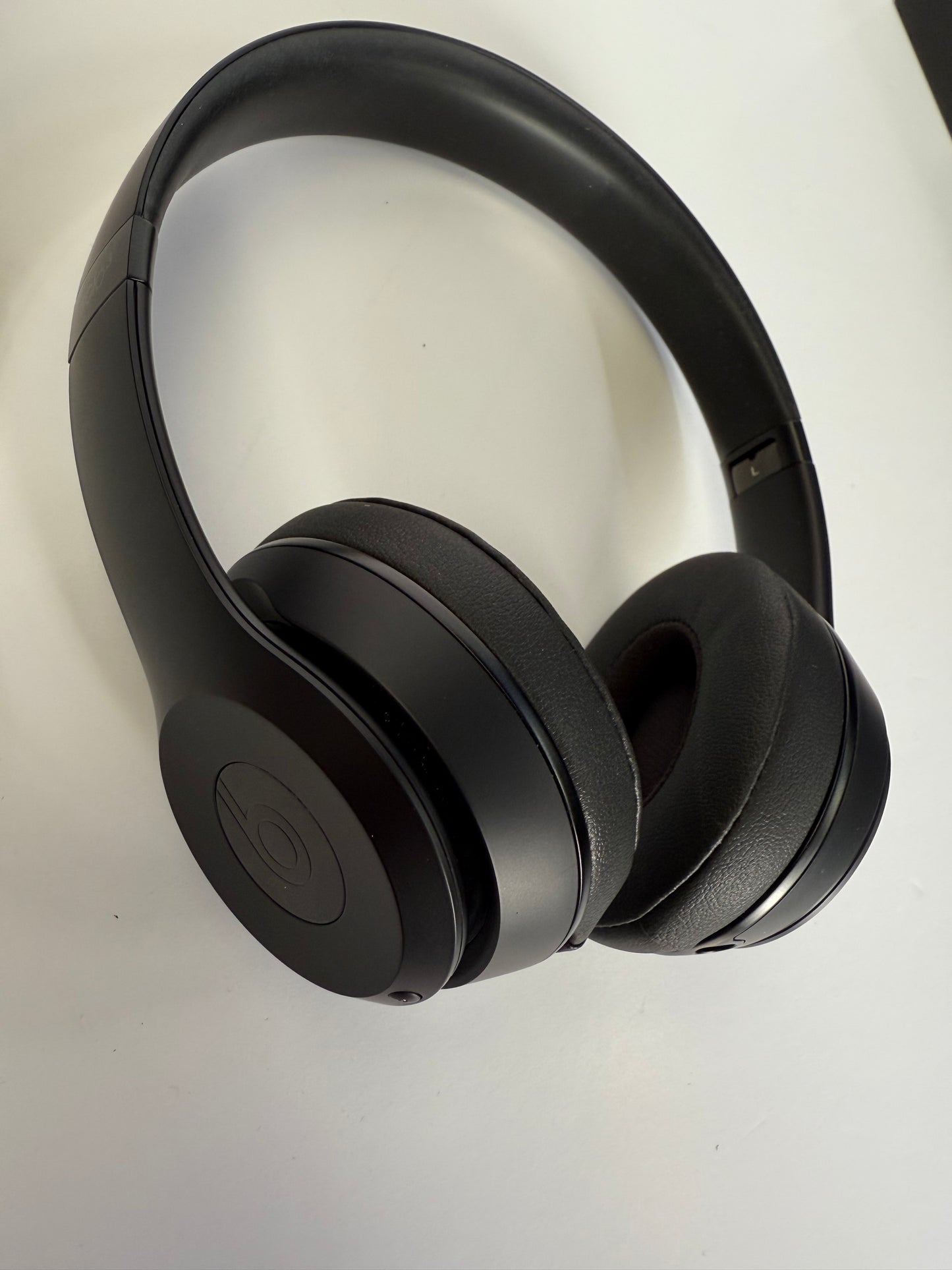 beats Solo3 Wireless On-Ear Headphones - Apple W1 Headphone Chip Black