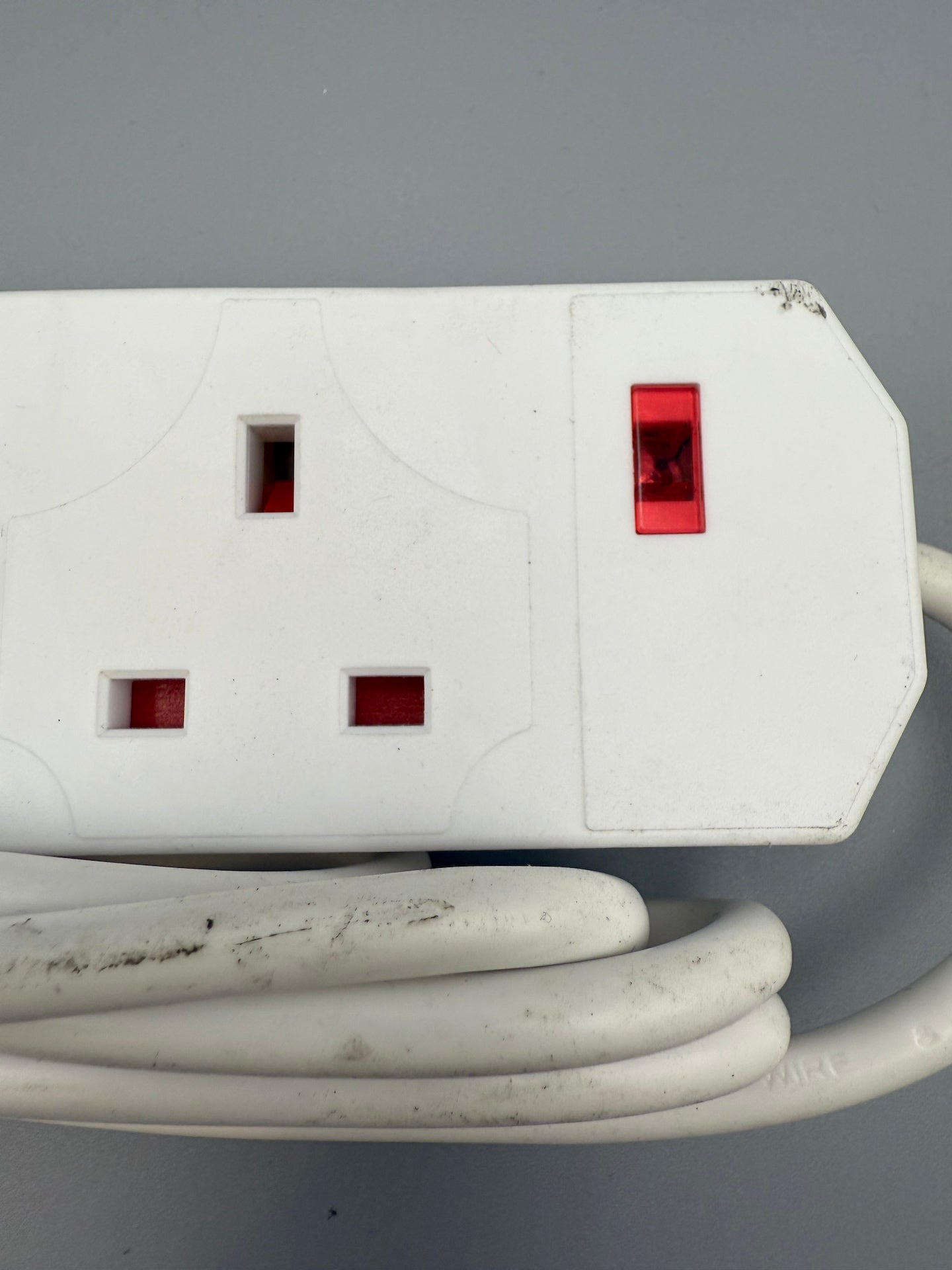4 Gang Extension Lead 2m UK Plug Wall Mountable Power Strip White