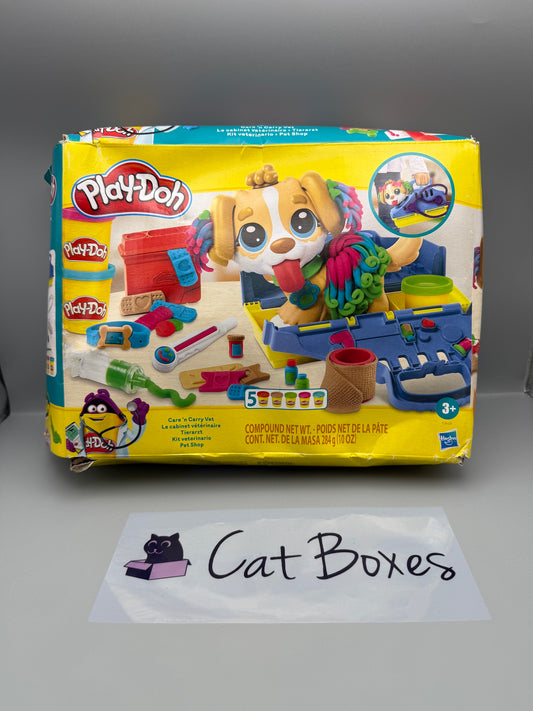 Play-Doh Care n Carry Vet Playset with Toy Dog **Very Tatty Box**