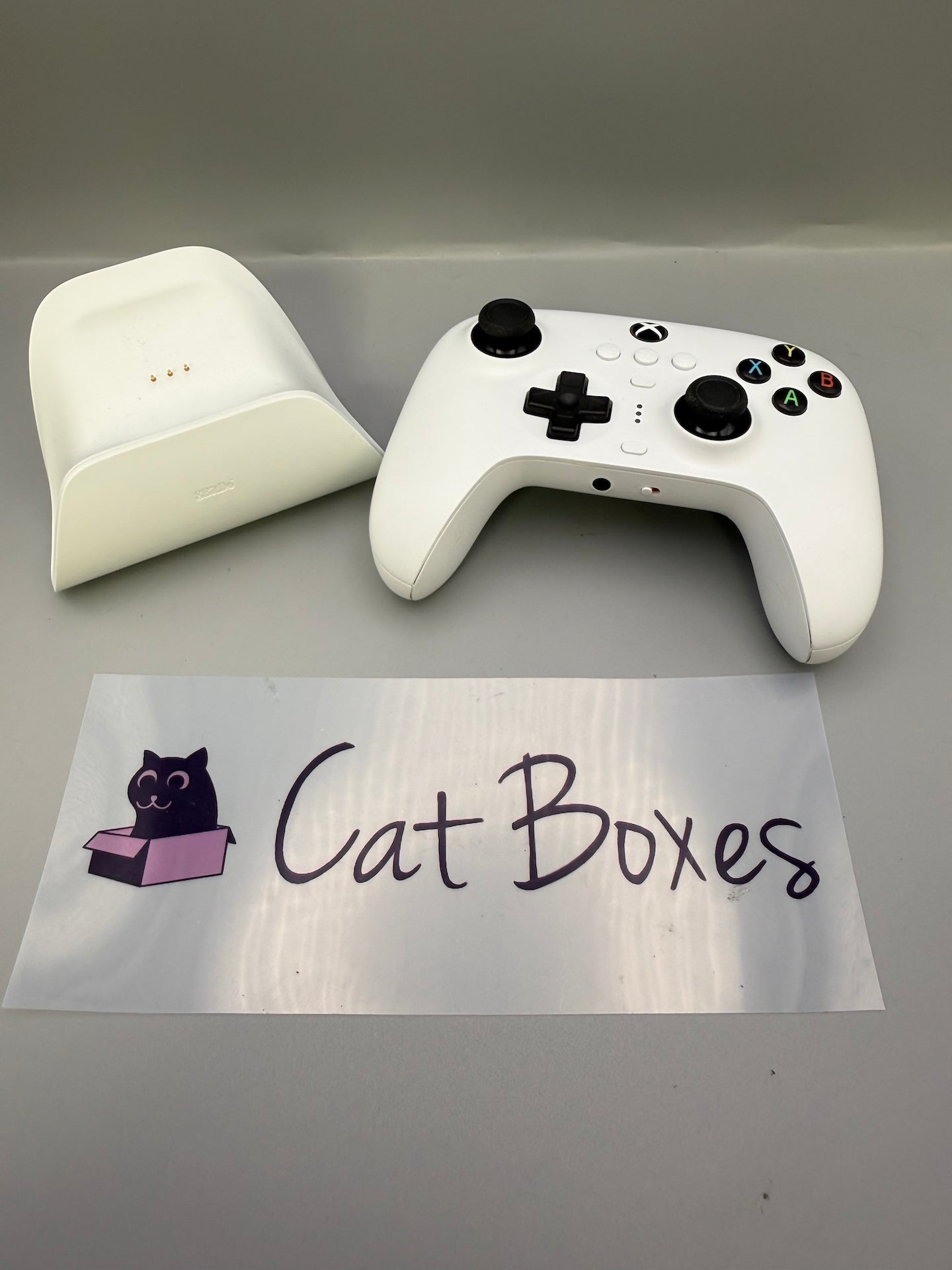 8BitDo Ultimate 3-Mode Xbox Controller White Charging Dock Hall Effect