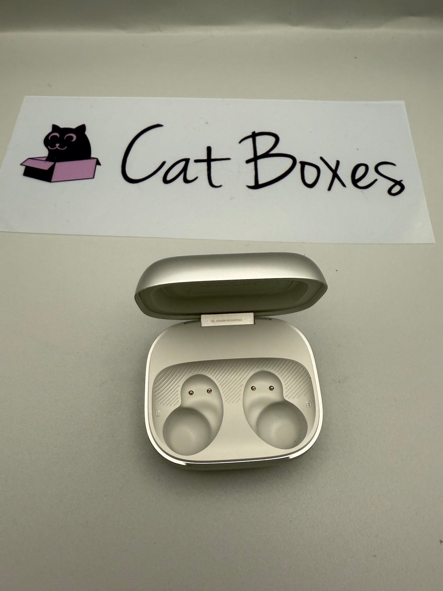 JBL Live Buds 3, Wireless Earbud Headphones, Silver **CASE ONLY**