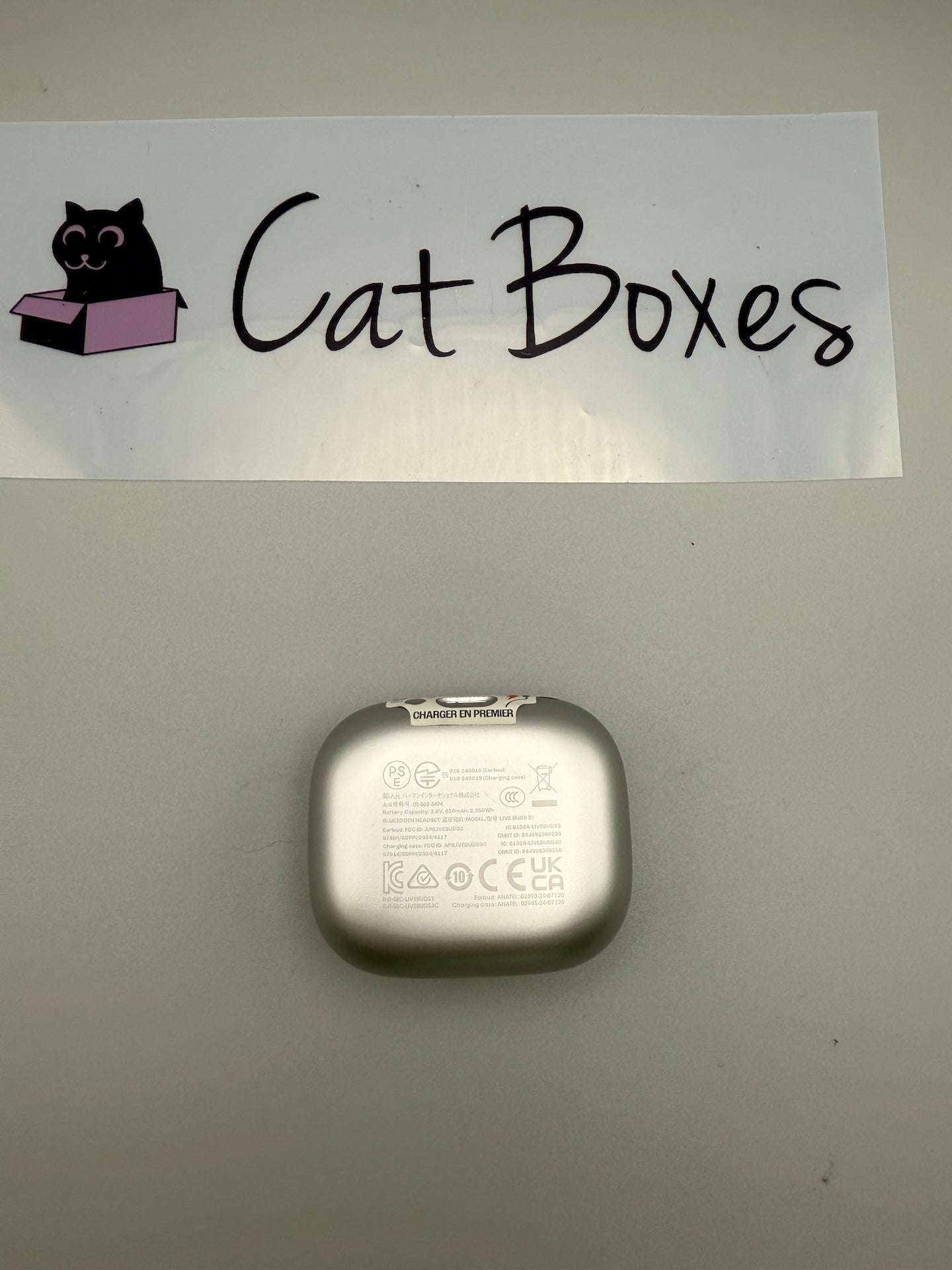 JBL Live Buds 3, Wireless Earbud Headphones, Silver **CASE ONLY**