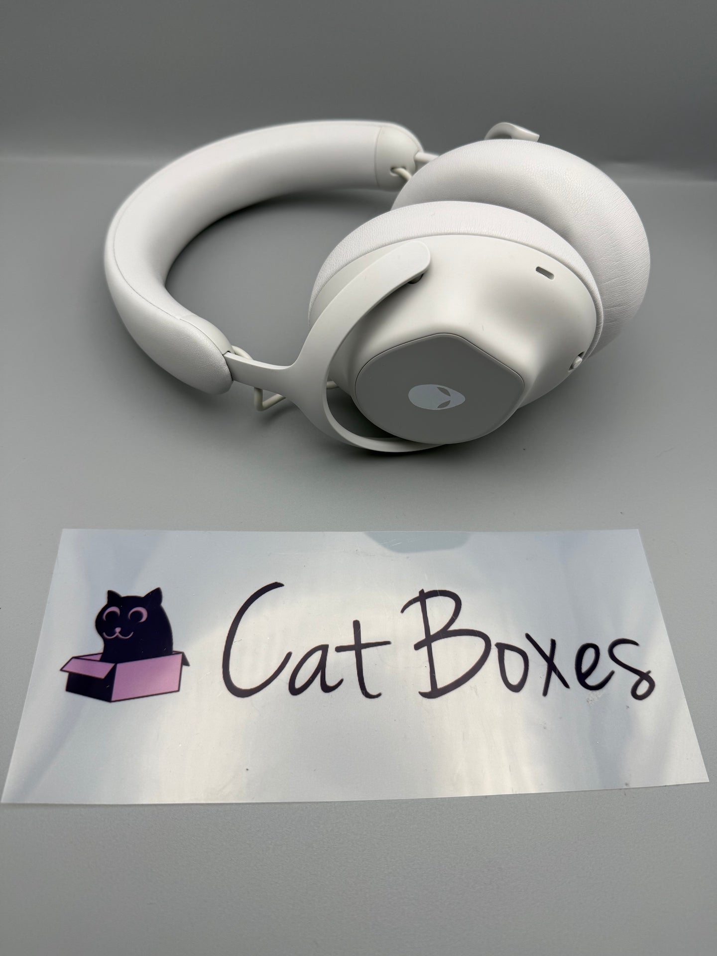 Alienware Pro Wireless Gaming Headset Lunar Light