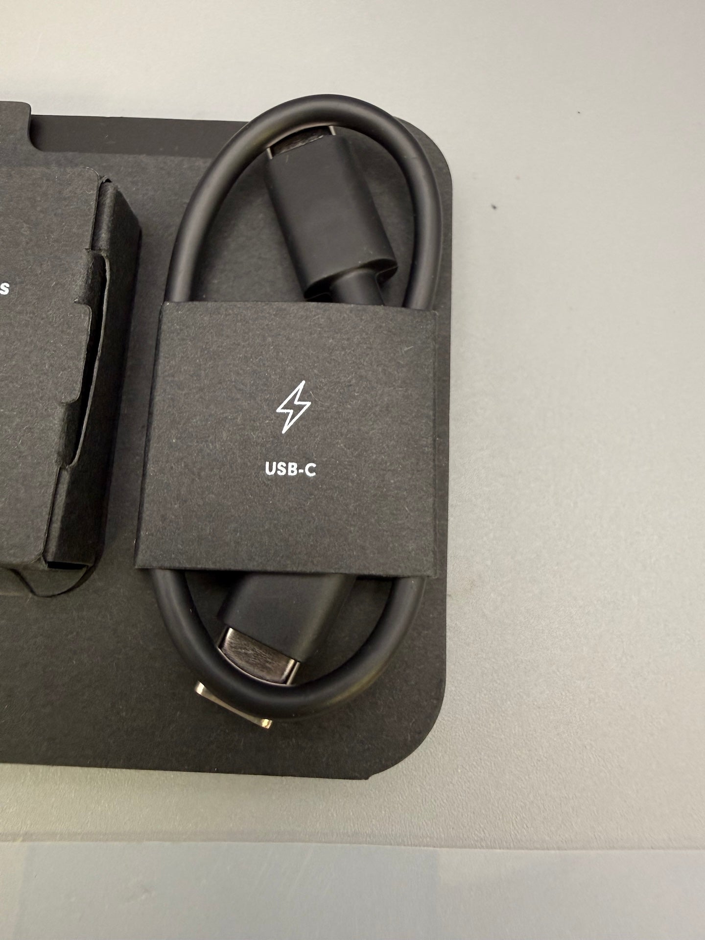 Genuine Beats Fit Pro Ear Tips S/L USB-C Cable Sage Grey & Box