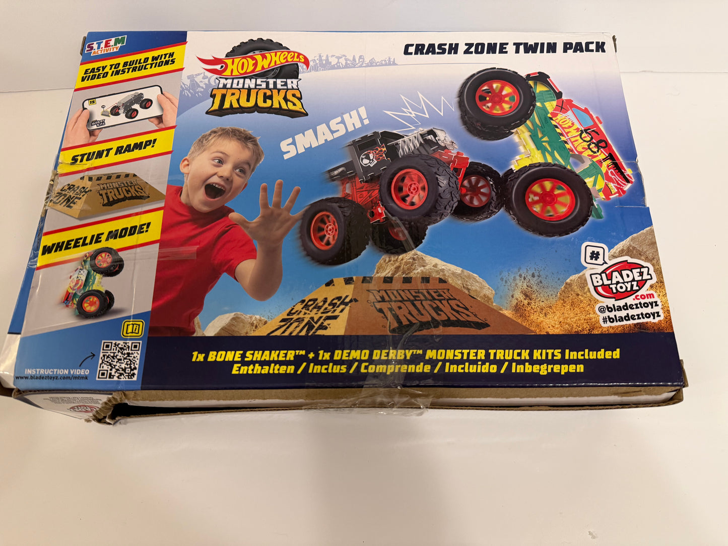 Hot Wheels Maker Kitz - Monster Truck Crash Zone TWIN PACK **Tatty Box**