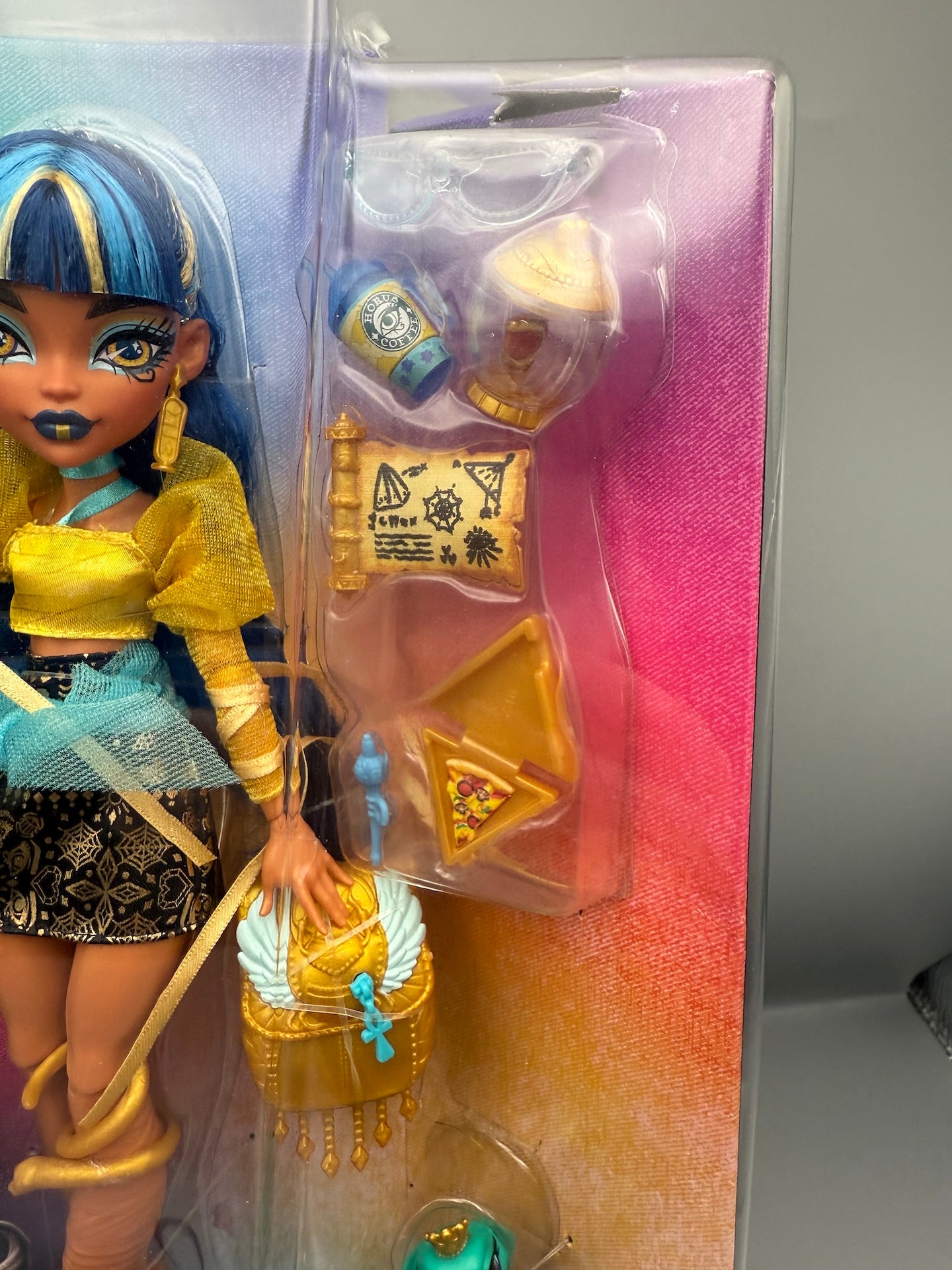 Monster High Cleo De Nile Doll Includes Pet Cobra Hissette